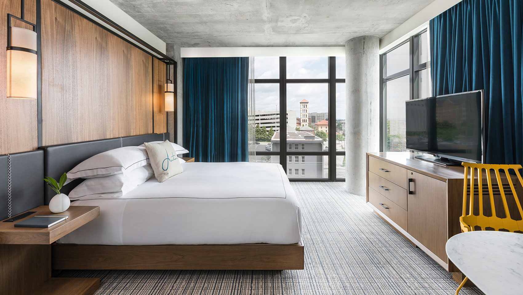 King Corner Guestroom